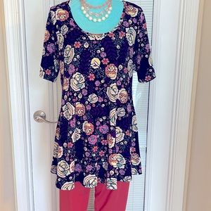 Lularoe Perfect tshirt BIN: A8